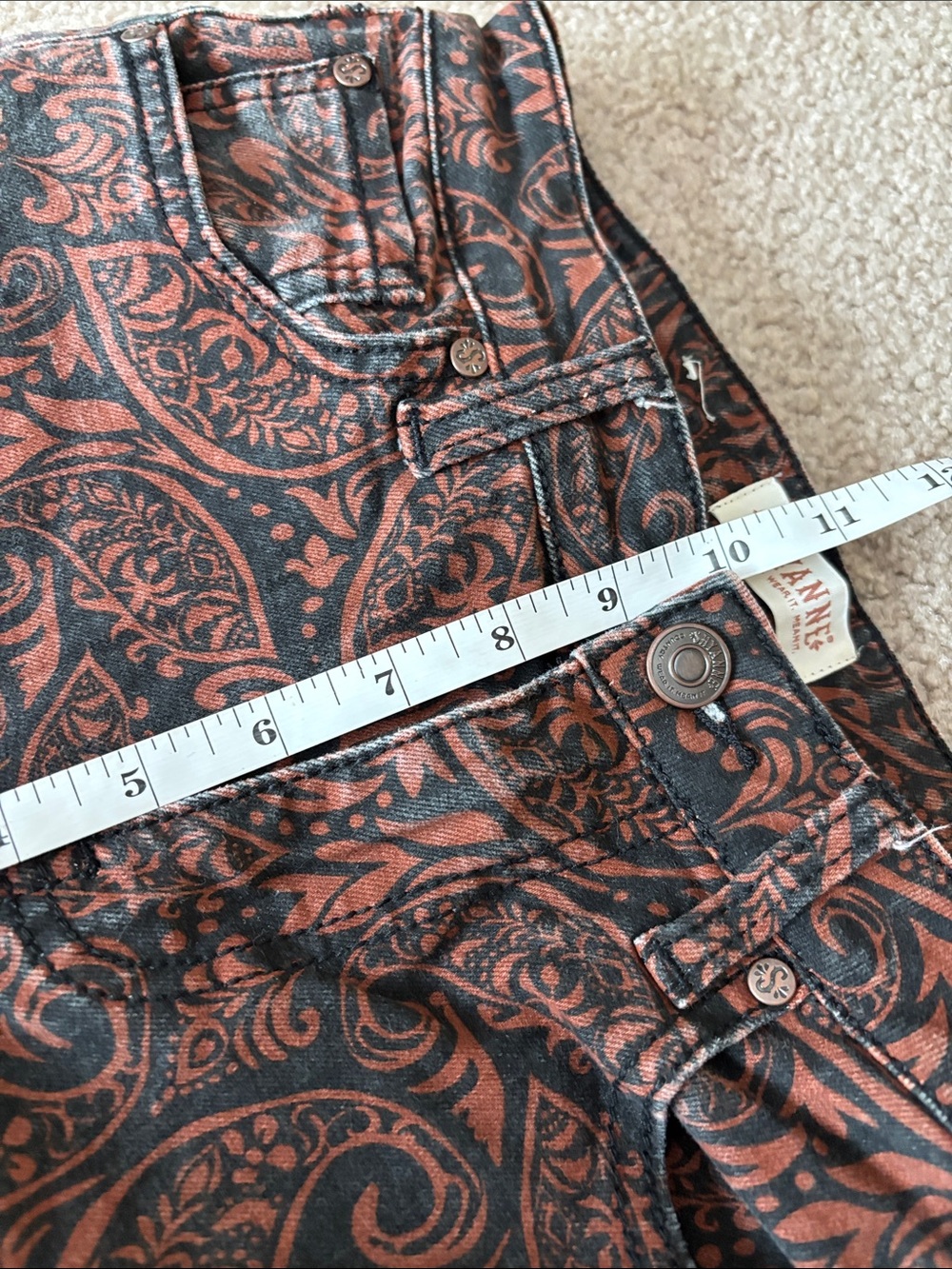 Shyanne Paisley Bell Bottom Jeans - Black & Brown Women’s size 28 x 34L - Picture 3 of 8